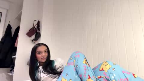 Tiana Le online show from February 11, 9:09 pm