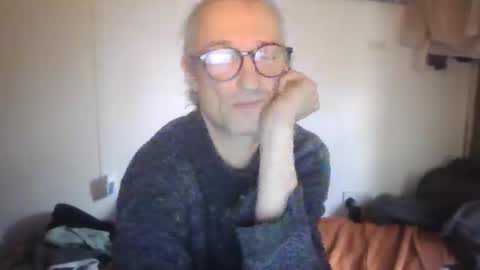tiddles12345 online show from May 12, 3:09 pm