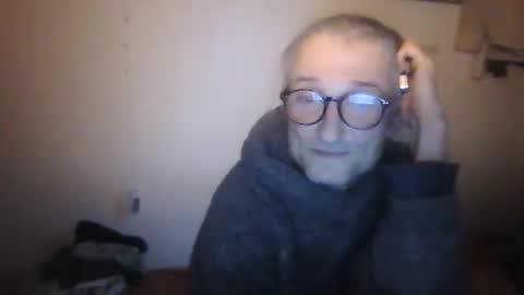 tiddles12345 online show from May 13, 4:32 am