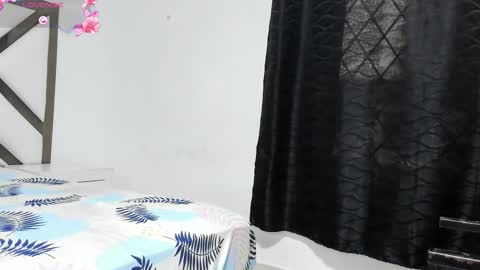 Snapshot of tifanibrown chatting on February 22, 12:04 pm Tifani brown online show from February 22, 12:04 pm