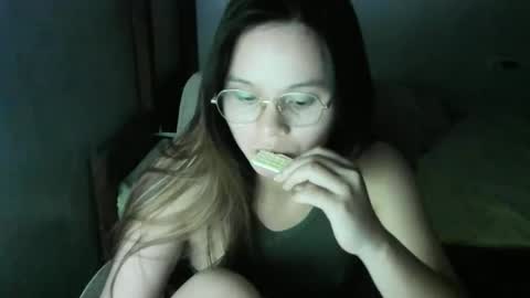 Snapshot of tifanny_foxdoll chatting on January 5, 9:47 pm Goddess Tifanny online show from January 5, 9:47 pm