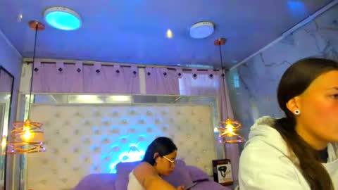 Tifanny y Vale online show from July 10, 12:19 pm