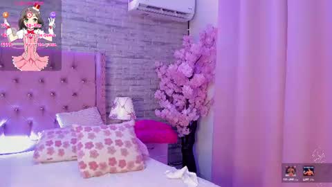tifannysantana  online show from June 11, 12:32 am