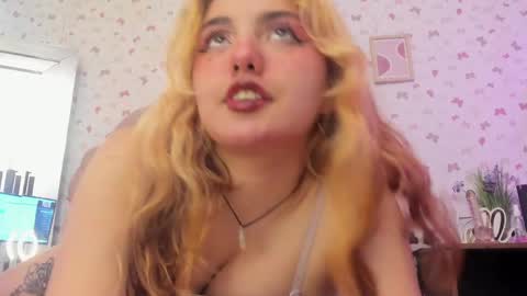 Snapshot of tifany_00 chatting on May 14, 7:20 pm tifany_00 online show from May 14, 7:20 pm