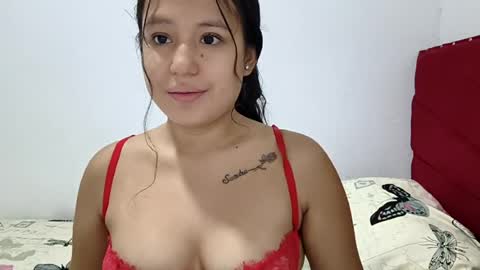 Snapshot of tifany_peres chatting on June 15, 8:27 am tifany_peres online show from June 15, 8:27 am