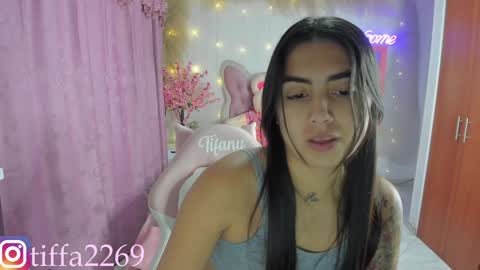 Snapshot of tifany_tay2 chatting on December 6, 6:48 am hey am julietha online show from December 6, 6:48 am