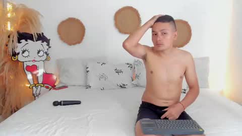 Snapshot of tifanyrossii chatting on July 7, 5:39 pm tifanyrossii online show from July 7, 5:39 pm
