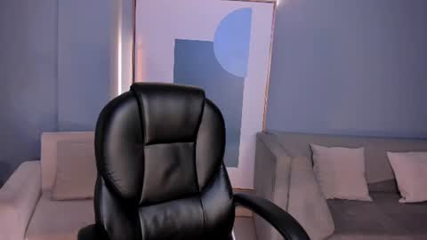 Snapshot of tiffannysins chatting on June 23, 3:37 am Tiffanny Sins online show from June 23, 3:37 am