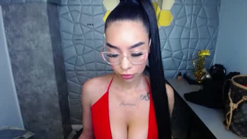Snapshot of tiffany_1m chatting on March 12, 12:26 pm tiffany_1m online show from March 12, 12:26 pm