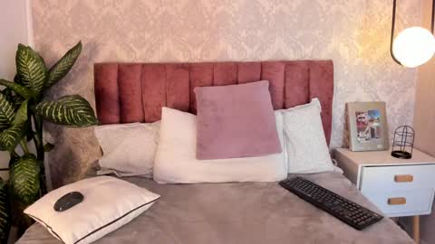 Snapshot of tiffany_beckerr chatting on December 23, 7:30 pm Tiffany Becker online show from December 23, 7:30 pm