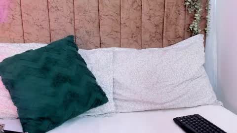 Snapshot of tiffany_beckerr chatting on October 14, 11:44 am Tiffany Becker online show from October 14, 11:44 am