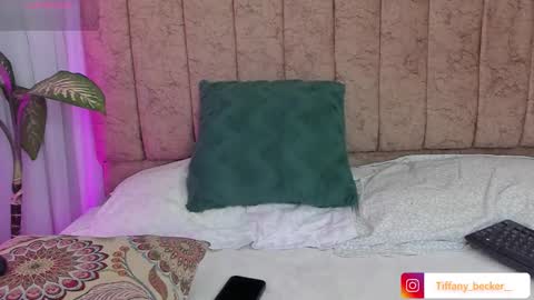 Snapshot of tiffany_beckerr chatting on October 16, 11:55 am Tiffany Becker online show from October 16, 11:55 am