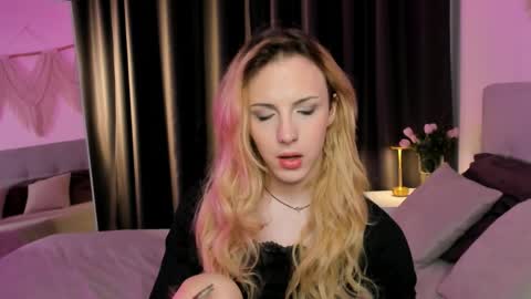 Snapshot of tiffany_king chatting on May 12, 5:48 am Tiffany online show from May 12, 5:48 am