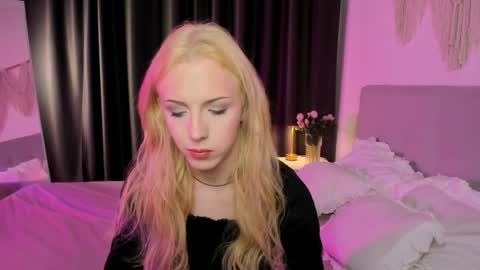 Snapshot of tiffany_king chatting on May 16, 5:37 am Tiffany online show from May 16, 5:37 am