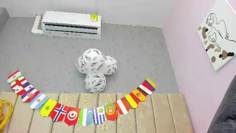 Snapshot of tiffany_mendez chatting on June 16, 12:08 pm tiffany_mendez online show from June 16, 12:08 pm