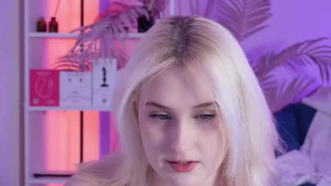 tiffanyjons online show from February 15, 5:42 pm