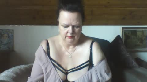 TiffanyMature online show from March 11, 11:05 am