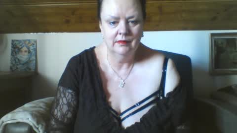 TiffanyMature online show from March 27, 8:26 am