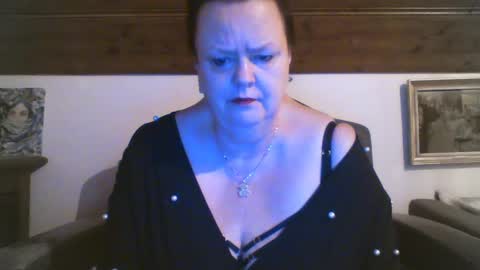 TiffanyMature online show from April 4, 8:06 pm