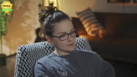 tiffanyriox online show from April 14, 11:44 pm