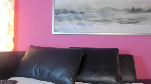 Stefany Suarez online show from April 4, 6:27 pm