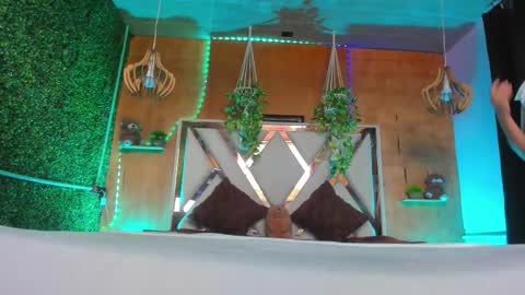 tiffanyy_deluxe online show from March 5, 5:31 pm