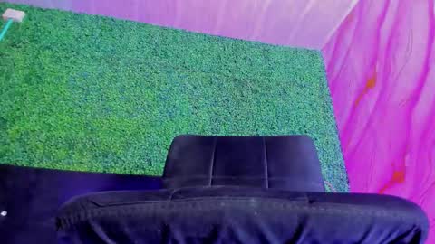 tiffanyy_deluxe online show from March 24, 5:40 pm