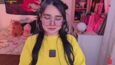 Snapshot of tigerlily__1 chatting on June 15, 1:41 am Lilith online show from June 15, 1:41 am