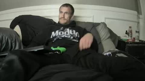 Snapshot of tiggity19 chatting on April 1, 4:48 pm Tiggity23 come stroke my 9 cock with ne online show from April 1, 4:48 pm