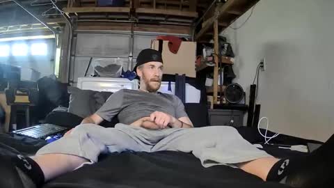 Snapshot of tiggity19 chatting on April 15, 7:21 pm Tiggity23 come stroke my 9 cock with ne online show from April 15, 7:21 pm