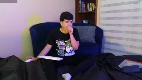 Snapshot of tightncuteass chatting on May 19, 11:22 pm Camilo online show from May 19, 11:22 pm