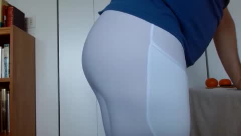 Snapshot of tightshortsspank chatting on February 11, 7:38 pm Tightshortsspank online show from February 11, 7:38 pm