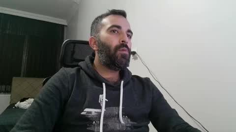 Snapshot of tiglatpleser chatting on December 4, 10:41 pm tiglatpleser online show from December 4, 10:41 pm