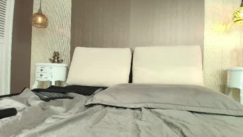 T I F F A N Y online show from February 12, 8:42 am