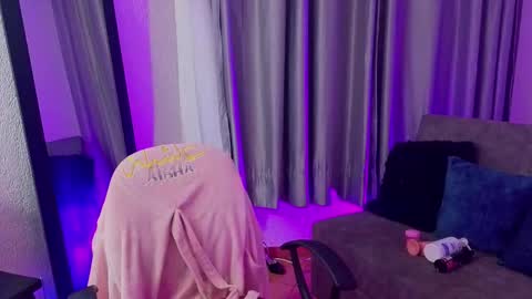 tiinajonus_ online show from March 3, 4:18 am