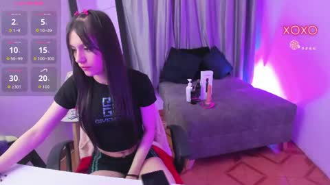 Snapshot of tiinajonus_ chatting on July 7, 3:53 am tiinajonus_ online show from July 7, 3:53 am
