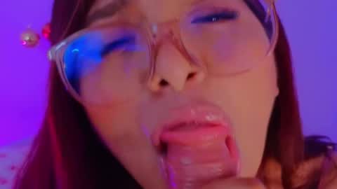 Snapshot of tilatequilas chatting on December 14, 6:24 am Tila Tequila online show from December 14, 6:24 am