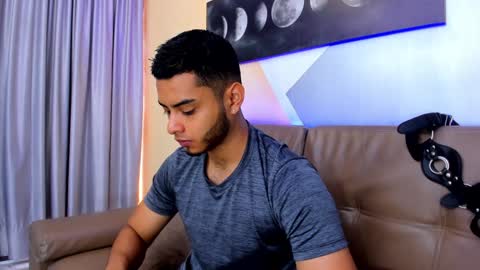 Snapshot of tiler_price chatting on January 4, 7:34 pm Tyler online show from January 4, 7:34 pm