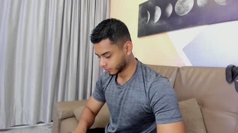 Snapshot of tiler_price chatting on January 19, 12:17 pm Tyler online show from January 19, 12:17 pm