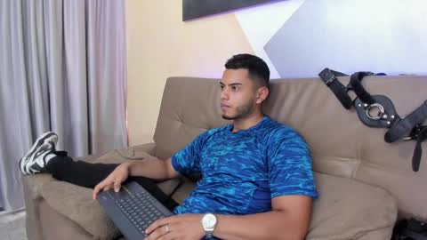 Snapshot of tiler_price chatting on January 31, 7:51 pm Tyler online show from January 31, 7:51 pm