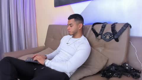Snapshot of tiler_price chatting on February 21, 7:21 pm Tyler online show from February 21, 7:21 pm