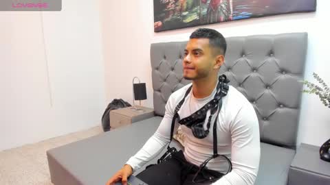 Snapshot of tiler_price chatting on February 22, 4:40 am Tyler online show from February 22, 4:40 am