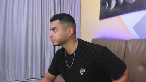 Snapshot of tiler_price chatting on February 26, 8:33 pm Tyler online show from February 26, 8:33 pm