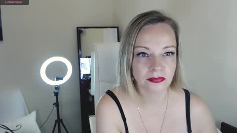 Tilly online show from February 3, 4:31 pm