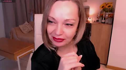 Snapshot of tilly_eliot chatting on July 27, 8:38 pm Tilly online show from July 27, 8:38 pm