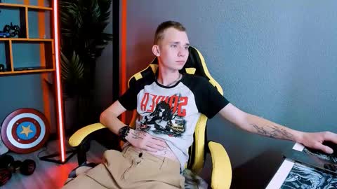 Snapshot of tim_blackk chatting on September 14, 8:52 pm Tim online show from September 14, 8:52 pm