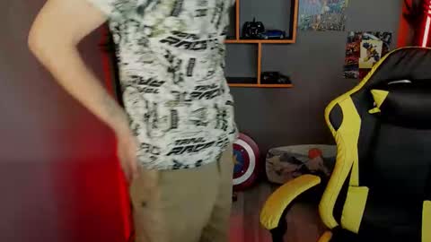 Snapshot of tim_blackk chatting on September 22, 9:06 pm Tim online show from September 22, 9:06 pm