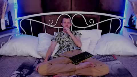 Snapshot of tim_blackk chatting on September 29, 11:20 pm Tim online show from September 29, 11:20 pm