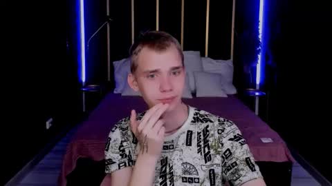 Snapshot of tim_blackk chatting on October 9, 4:05 pm Tim online show from October 9, 4:05 pm