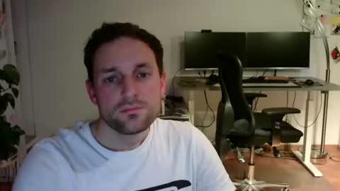 Snapshot of tima4 chatting on November 28, 4:53 pm tima4 online show from November 28, 4:53 pm